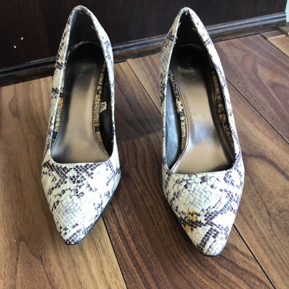 Target Pumps - Picture 3 of 3